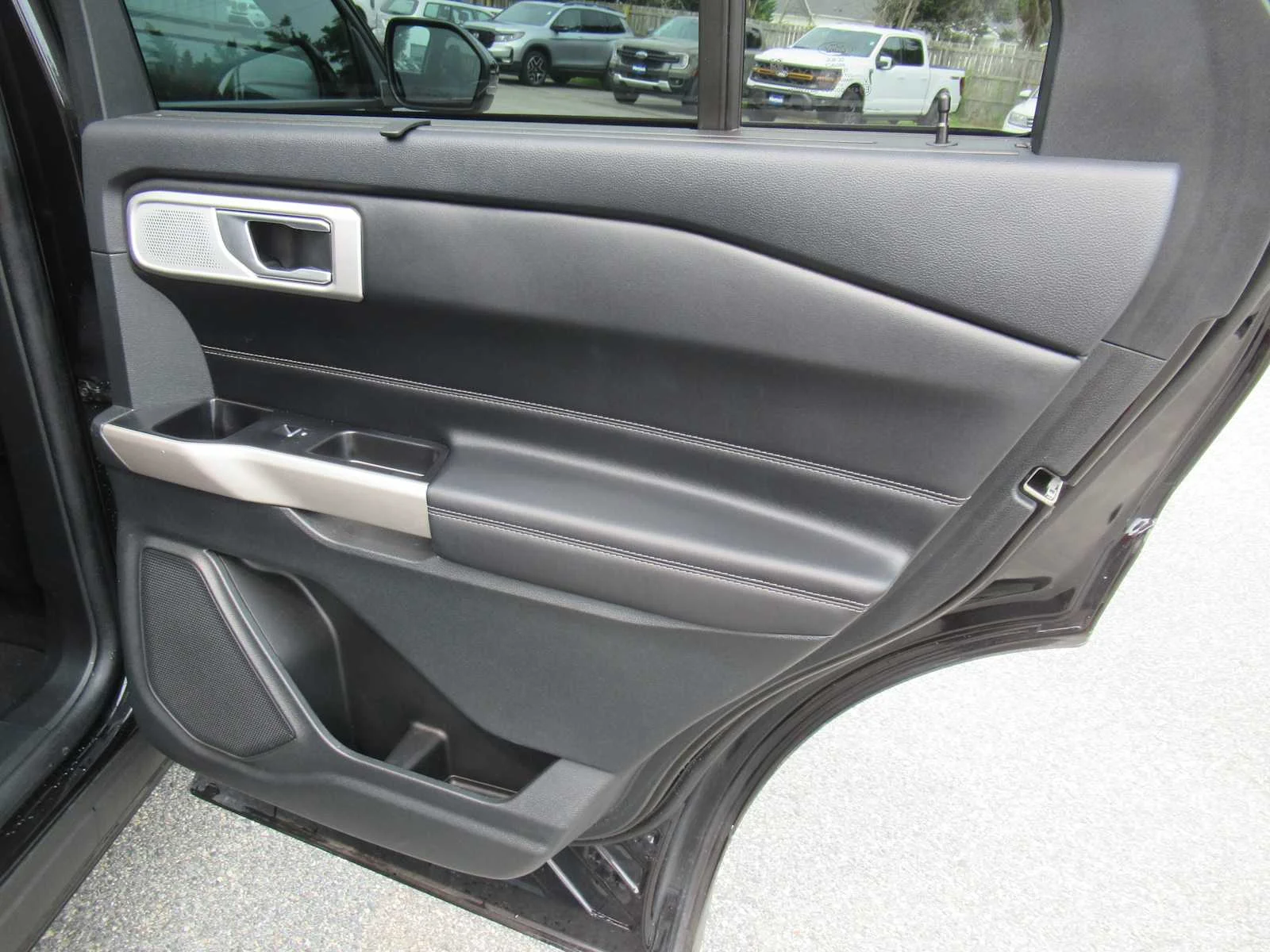 Used 2023 Agate Black Ford Limited image 24