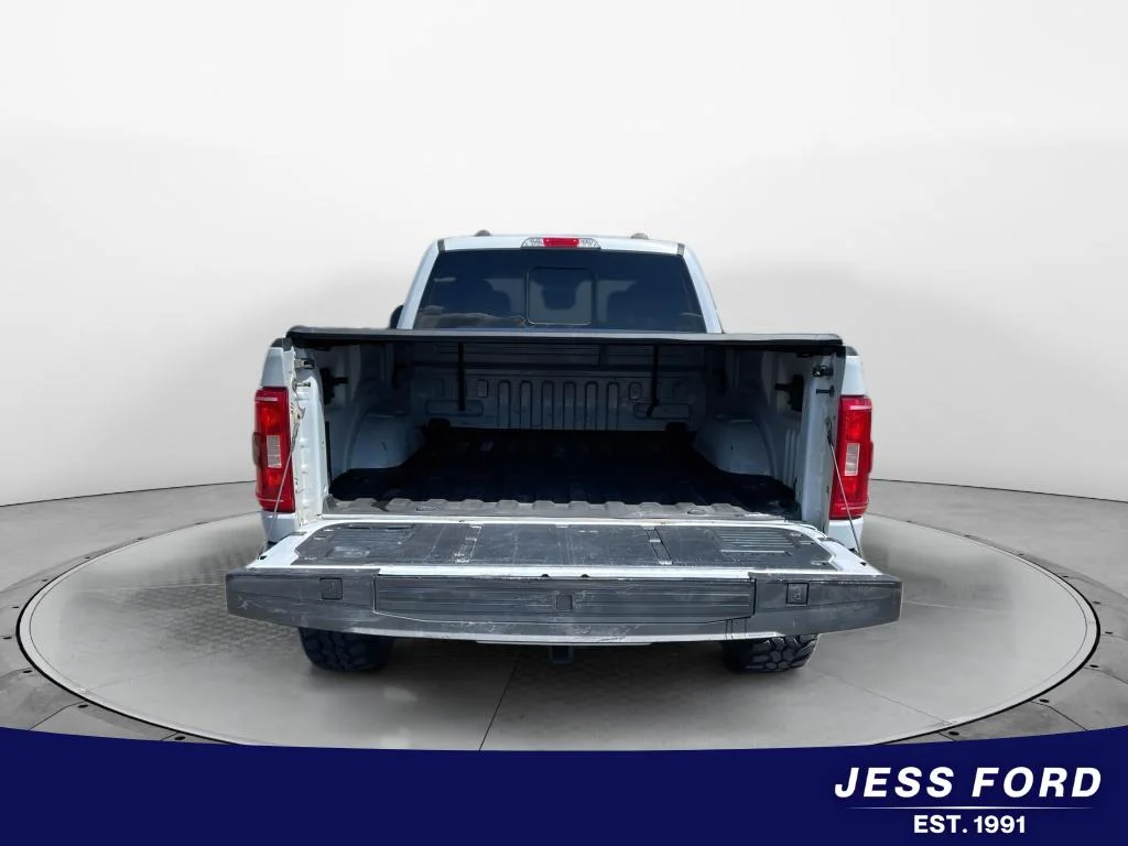 Used 2022 Space White Metallic Ford XLT image 5