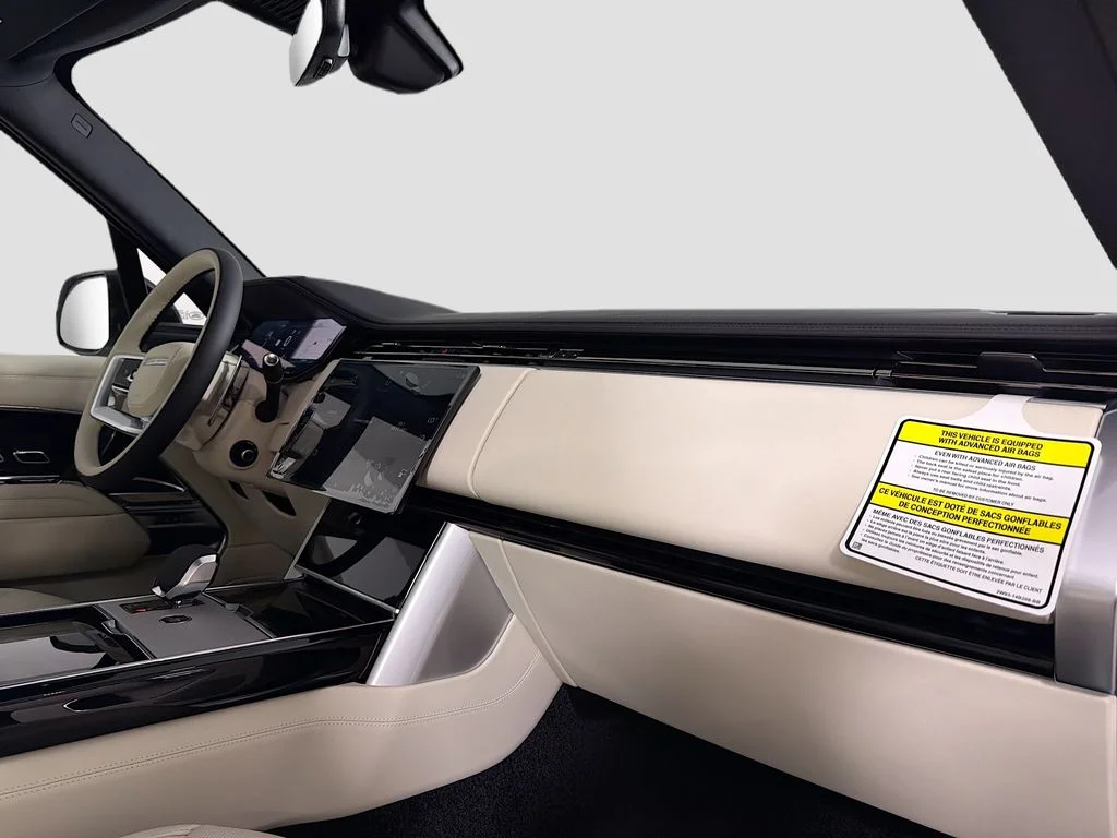 New 2026 Ostuni Pearl White Land Rover SE image 31