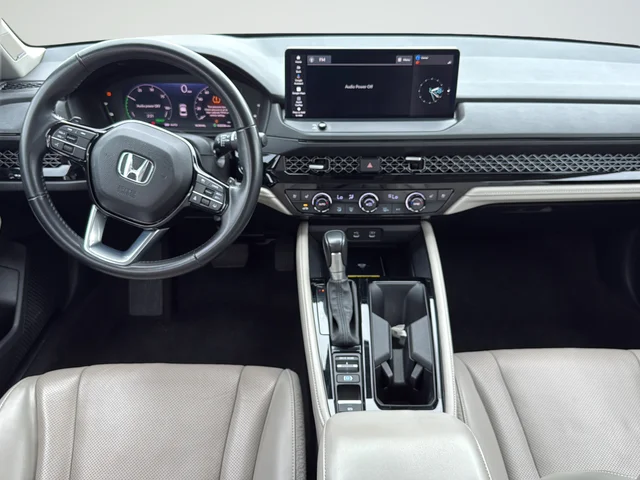 Used 2023 White Honda Touring image 9