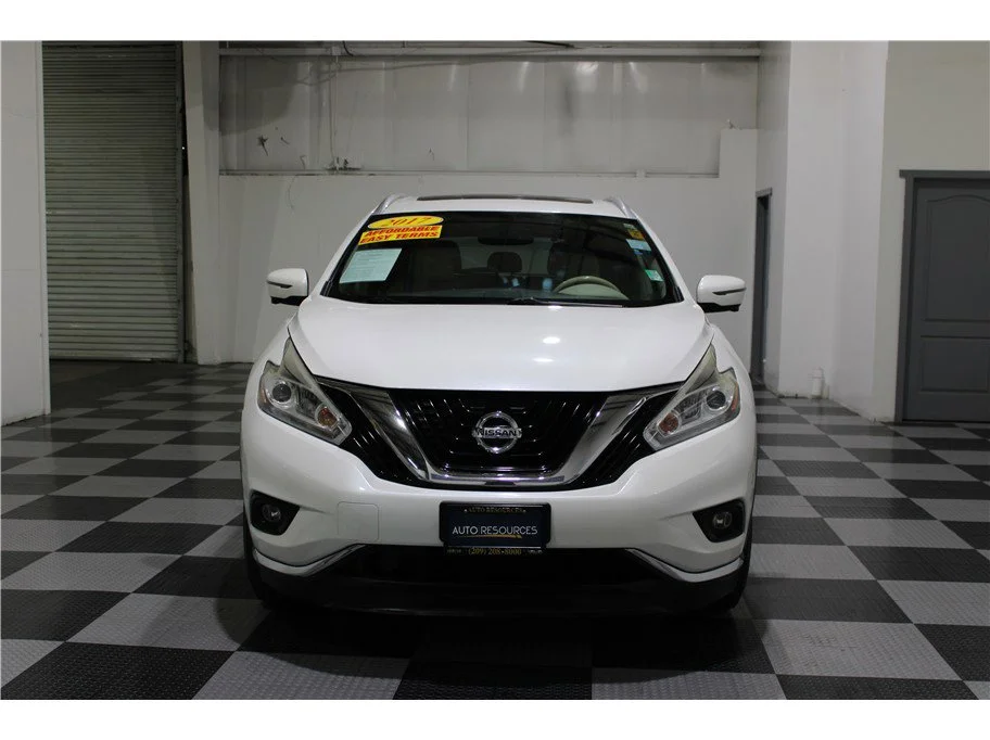 Used 2017 Pearl White Nissan Platinum image 2