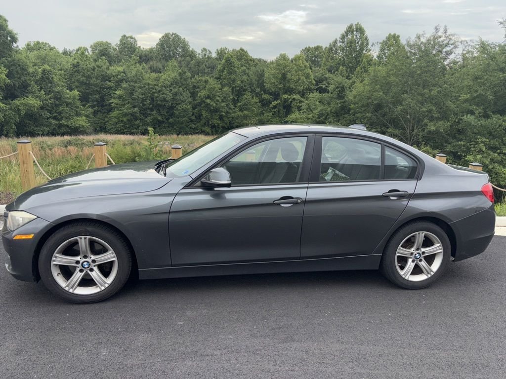 2015 BMW 3 Series 320i Sedan's photo