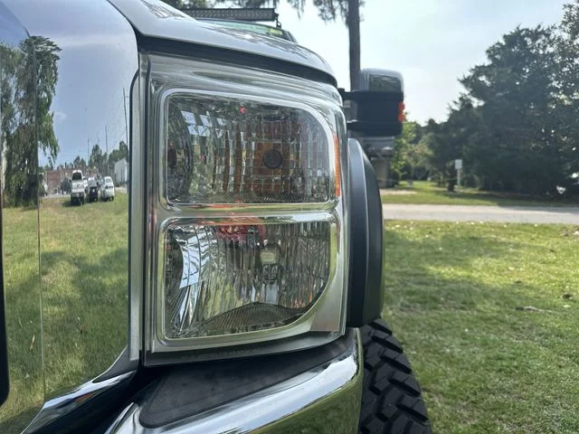 Used 2012 White Ford Lariat image 9