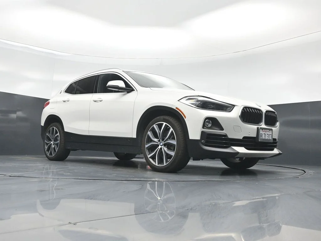 Used 2020 White BMW sDrive28i image 50