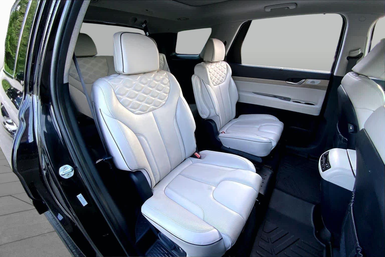 Used 2022 Abyss Black Pearl Hyundai Limited image 20