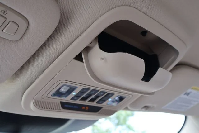 Used 2021 White Ford Limited image 16
