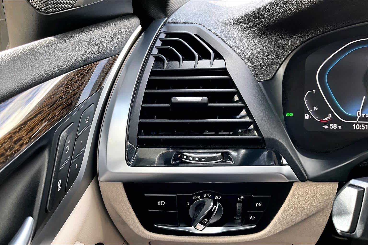 Used 2020 Glacier Silver Metallic BMW xDrive30i image 36