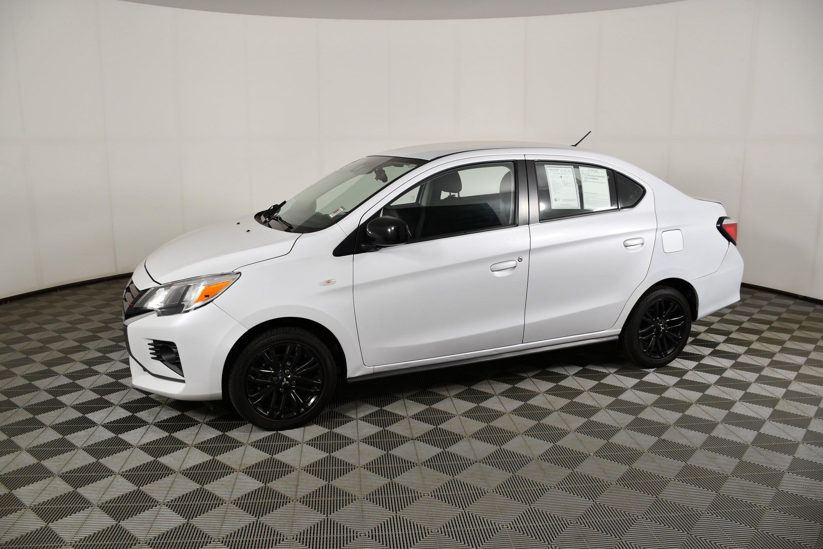 Used 2022 White Mitsubishi Black Edition image 9