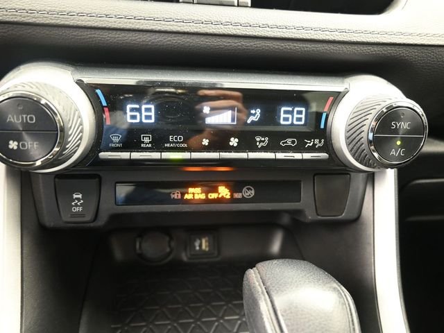 2023 Toyota RAV4 XLE - Photo 13