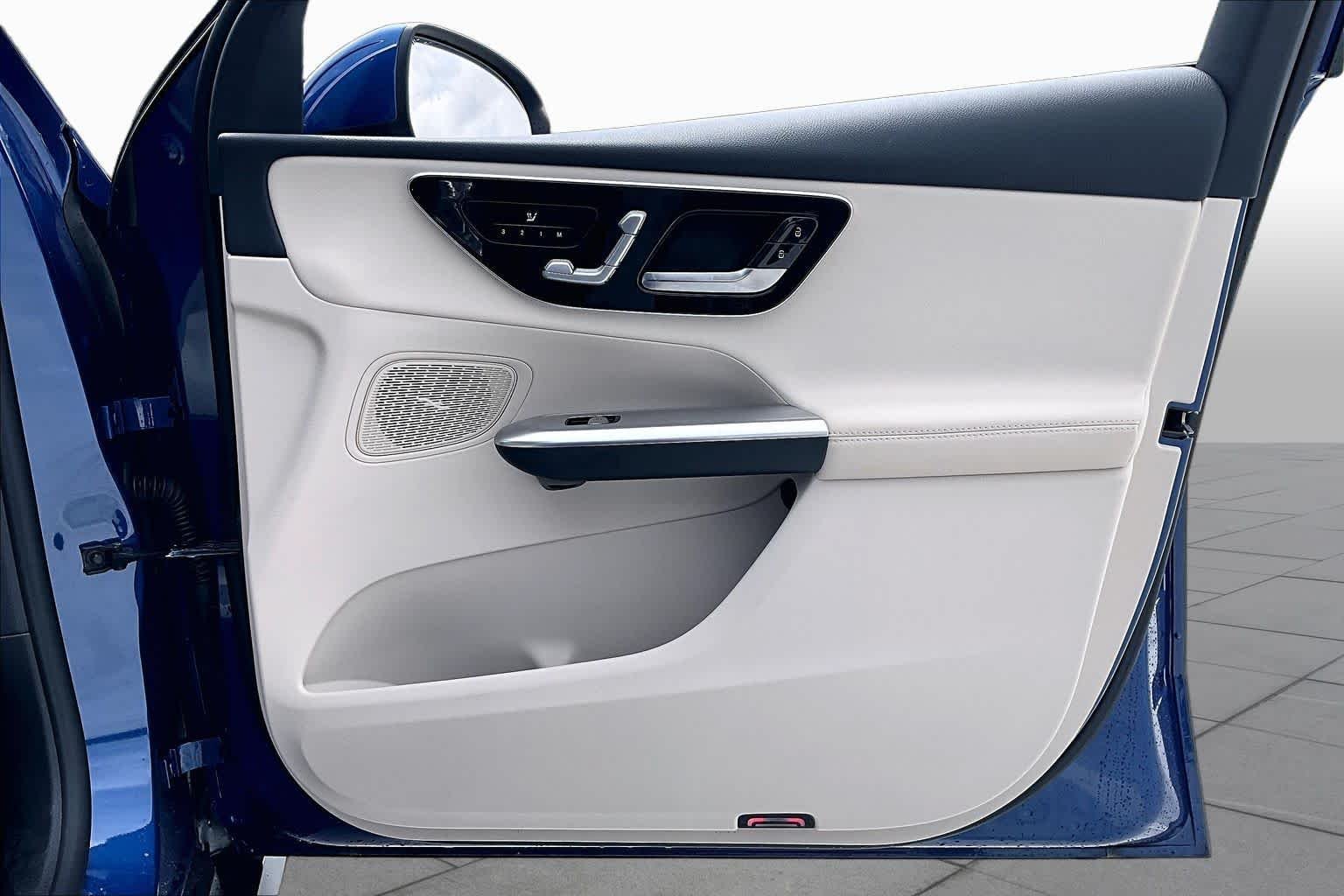 Used 2026 Starling Blue Metallic Mercedes-Benz GLC 300 image 22