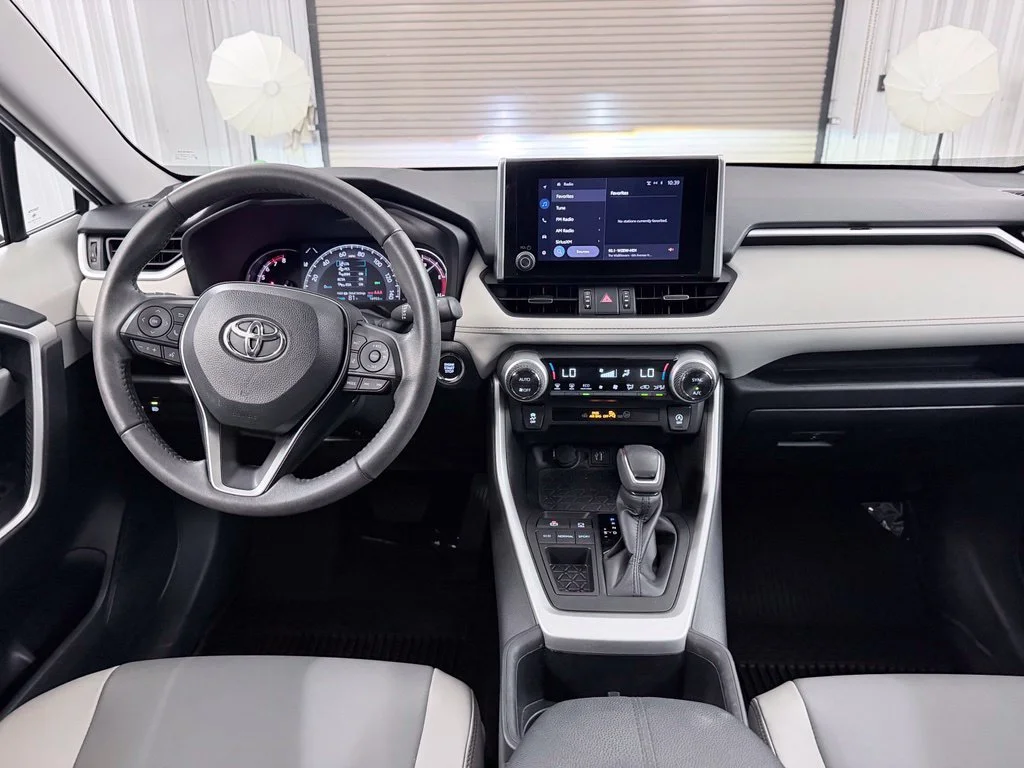 Used 2023 Beige Toyota XLE Premium image 19