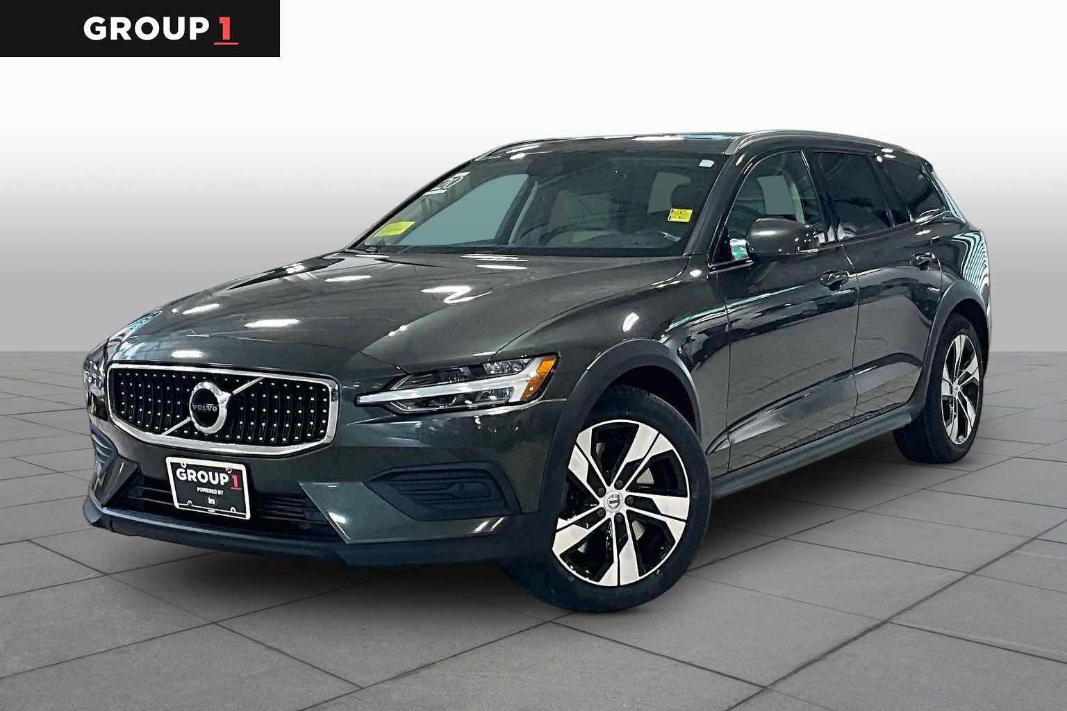 Pre-Owned 2020 Volvo V60 Cross Country