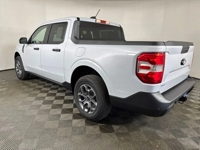 New 2026 Space White Metallic Ford XLT image 5