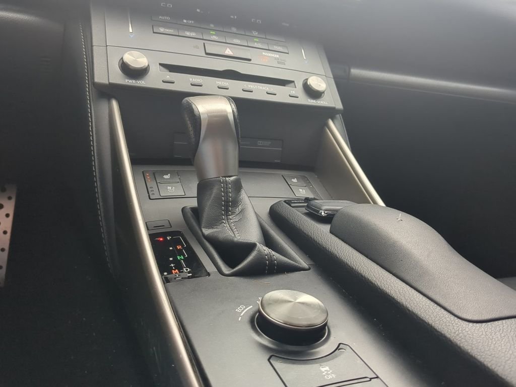 Used 2016 White Lexus 200t image 13