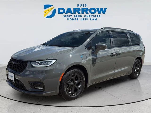 2021 Chrysler Pacifica Hybrid Touring L Hybrid's photo