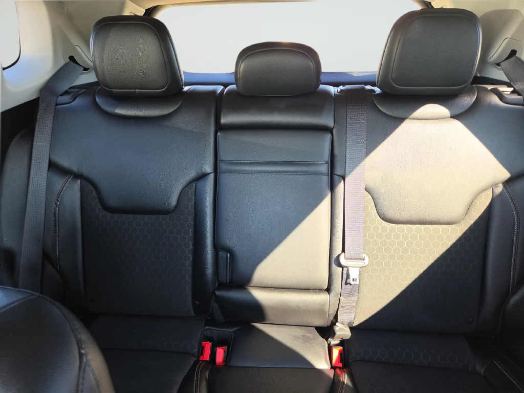 Used 2017 Black Jeep Latitude image 20