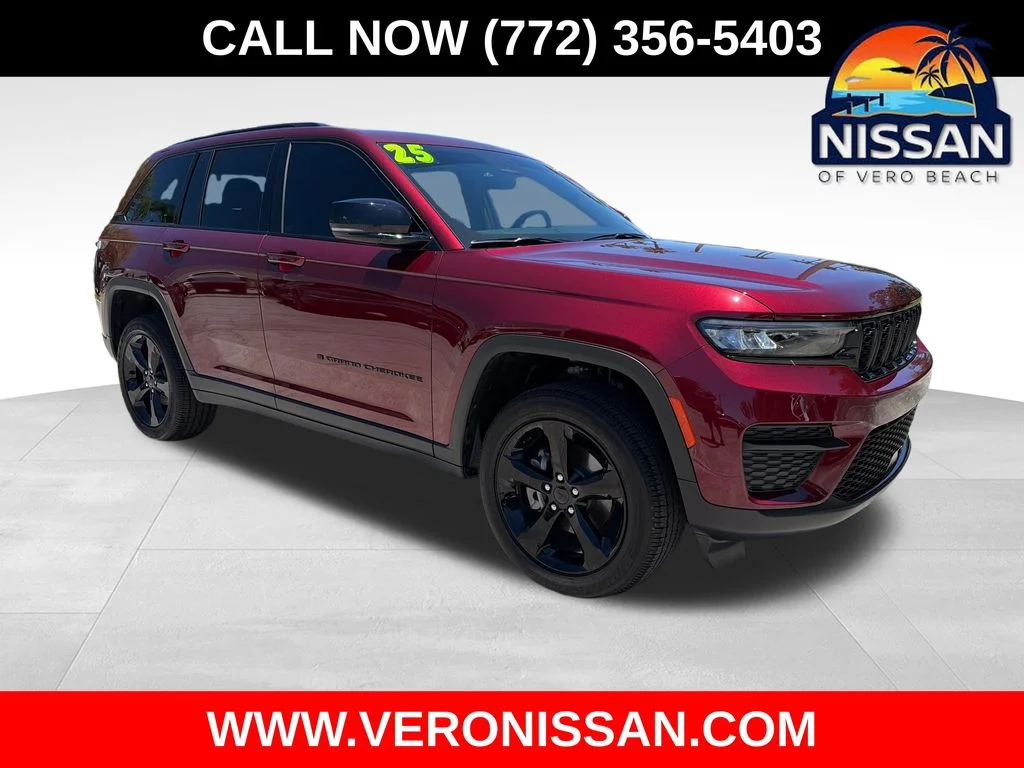 Used 2025 Red Jeep Altitude X image 1