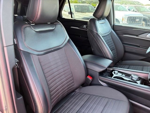 Certified Used 2025 Gray Metallic Ford ST-Line image 25