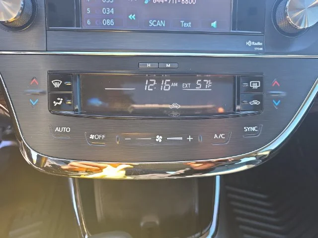 Used 2013 Black Toyota XLE Touring image 23