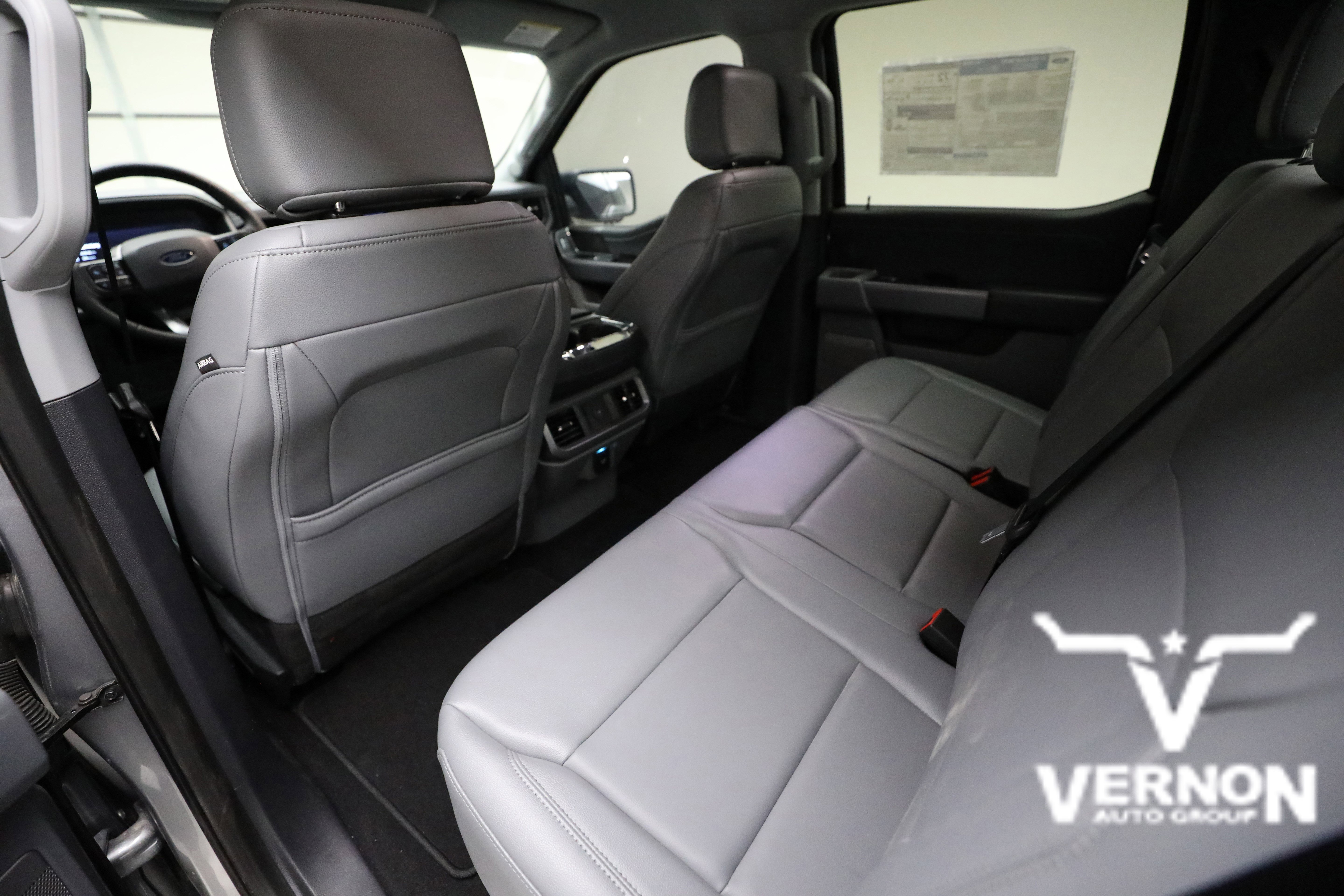2025 Ford F-150 Lightning Flash - Photo 9