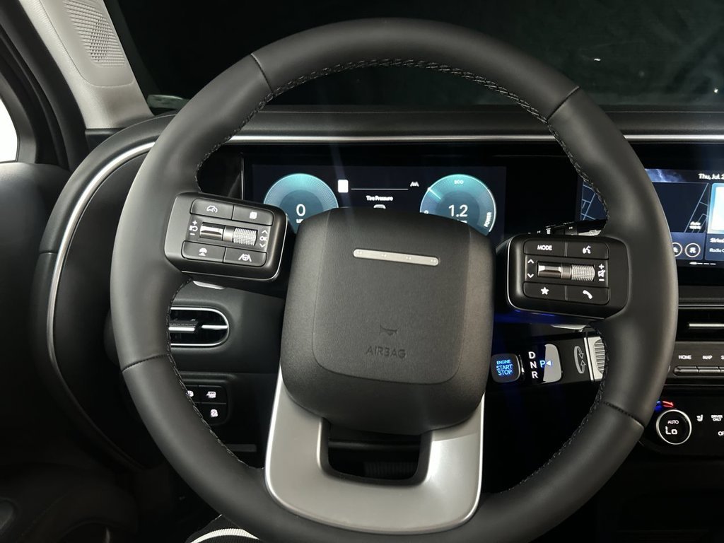 New 2026 Abyss Black Hyundai SEL 7P image 21