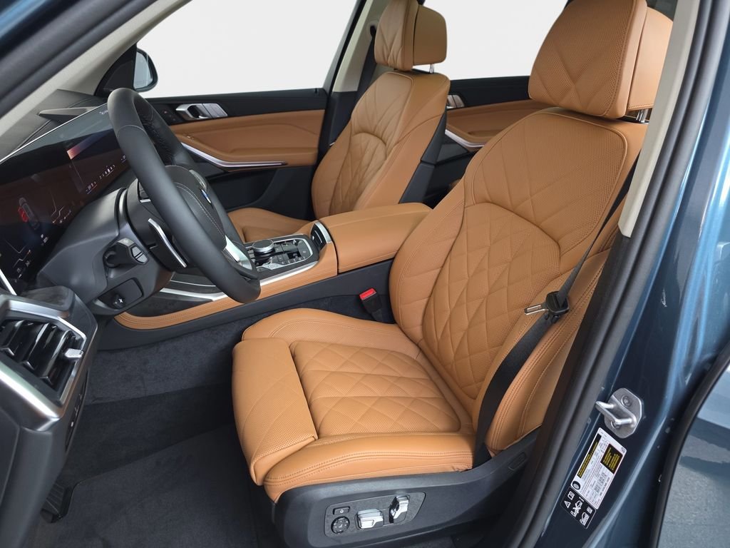 Used 2026 Blue Ridge Mountain Metallic BMW xDrive40i image 16