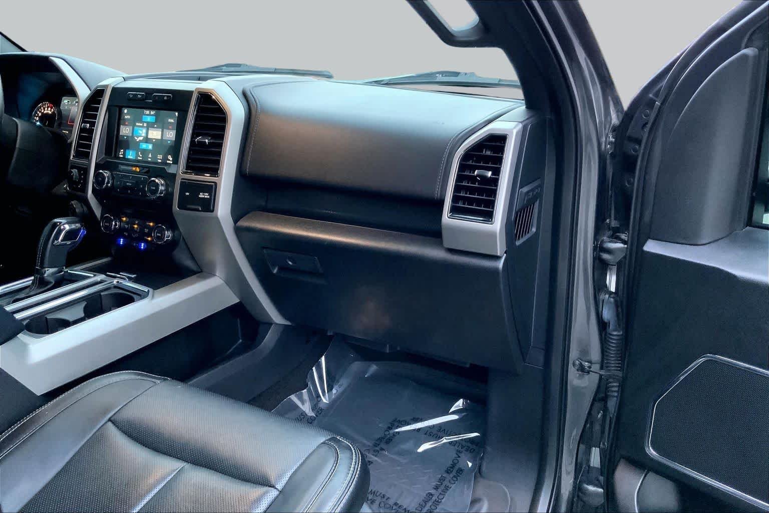 Used 2018 Magnetic Metallic Ford LARIAT image 18