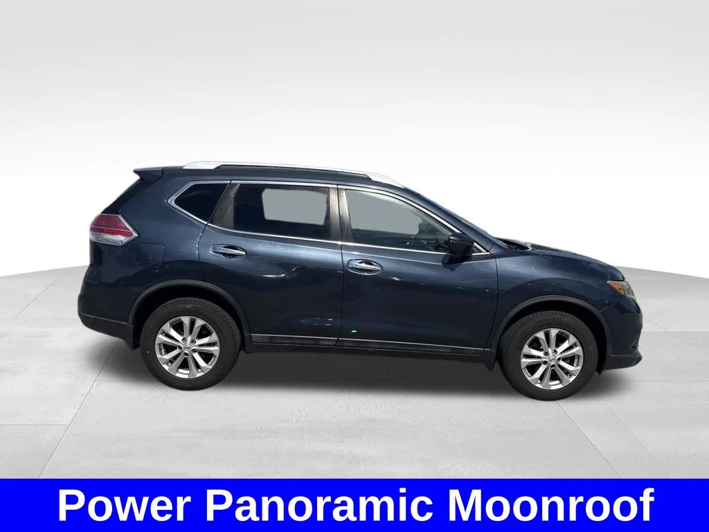 Used 2016 Blue Nissan SV image 7