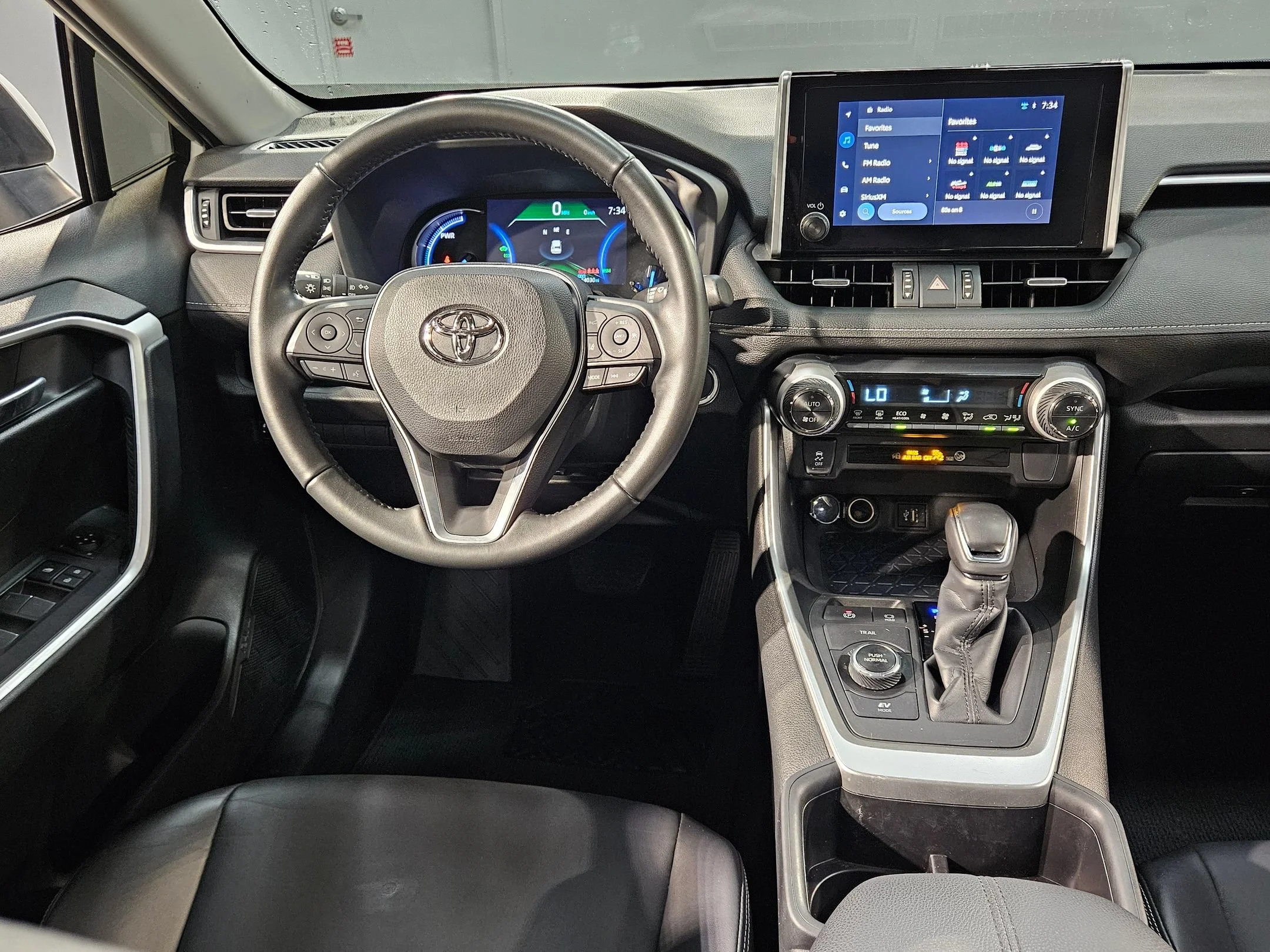 Used 2024 Wind Chill Pearl Toyota Hybrid XLE Premium image 9