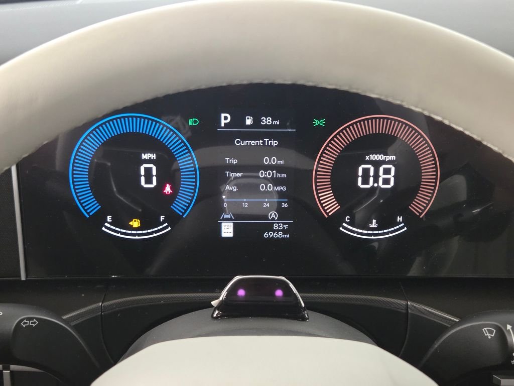 Used 2025 White Hyundai SEL image 23