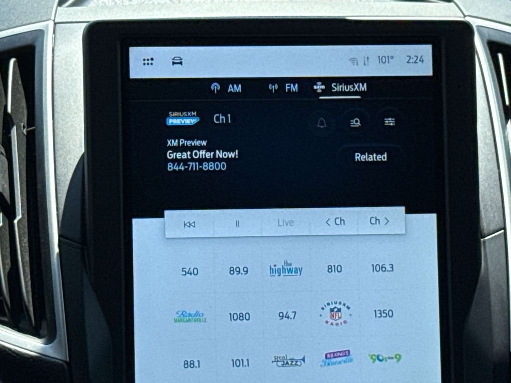 Used 2022 Oxford White Ford SEL image 22
