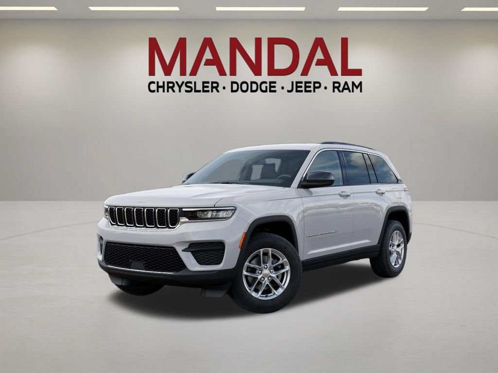 2026 Jeep Grand Cherokee Laredo's photo