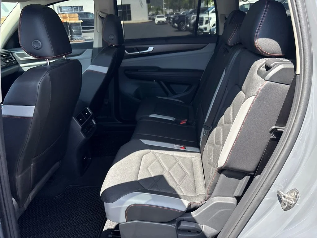 Used 2025 Pure Gray Volkswagen 2.0T Peak Edition image 9
