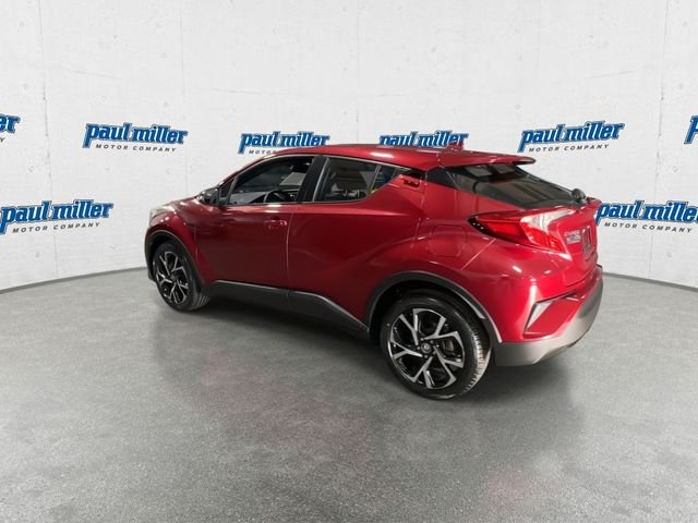 Certified Used 2018 Pearl Toyota XLE image 8