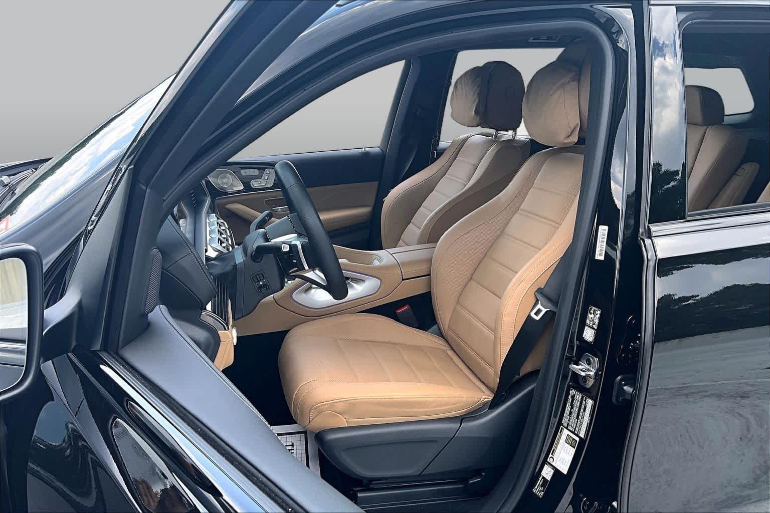Used 2026 Obsidian Black Metallic Mercedes-Benz GLS 580 image 8