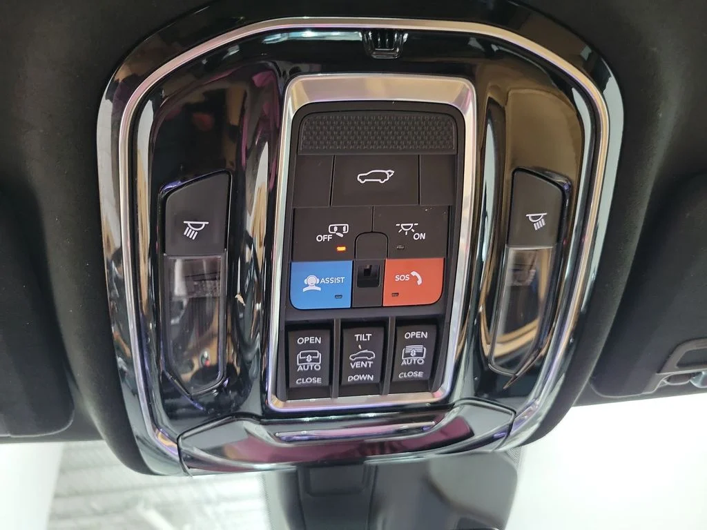 Used 2023 Black Jeep Summit Reserve image 43