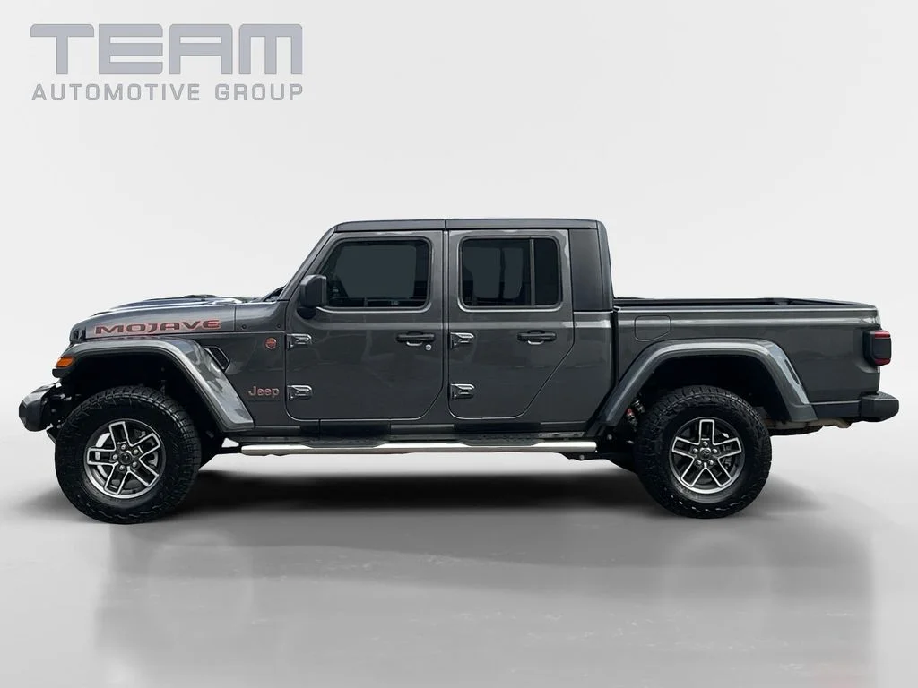 Used 2025 Gray Jeep Mojave image 4