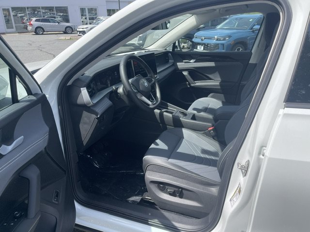 2026 Volkswagen Tiguan SE - Photo 11
