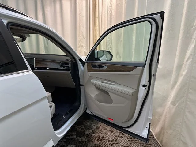 2026 Volkswagen Atlas SE w/Tech - Photo 36