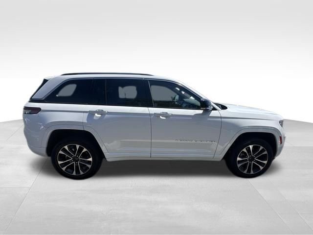 Used 2023 White Jeep Overland 4xe image 10