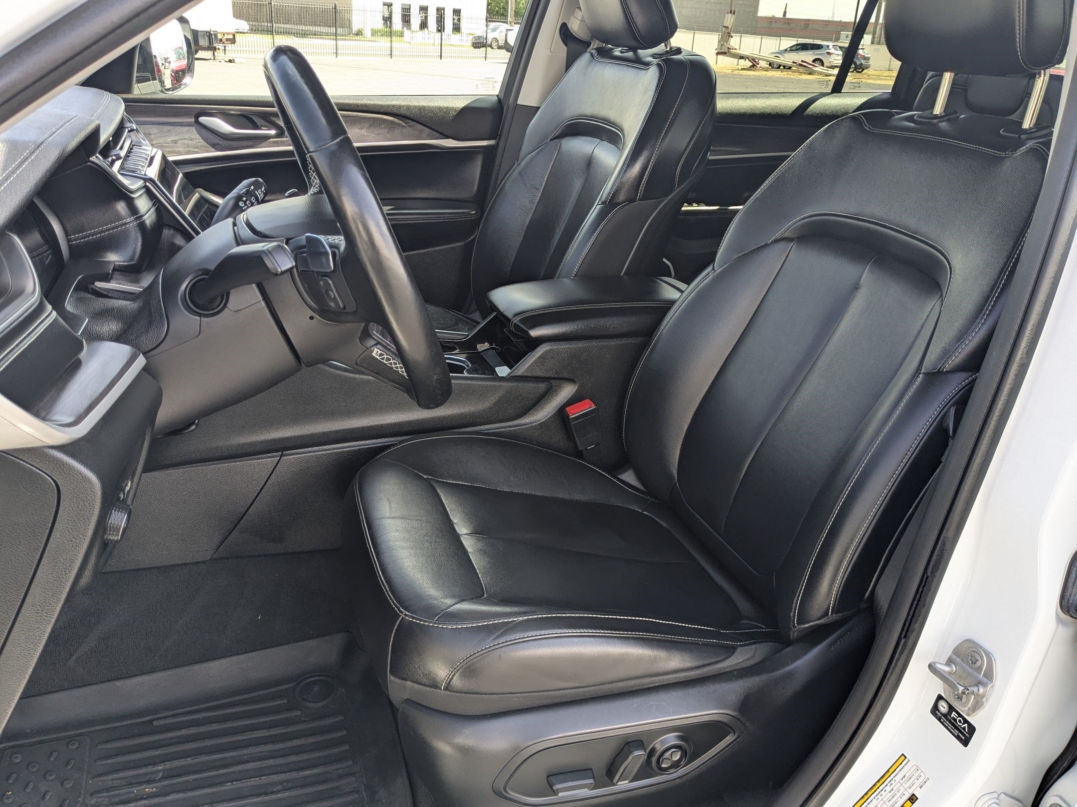Used 2021 Bright White Clearcoat Jeep Limited image 29