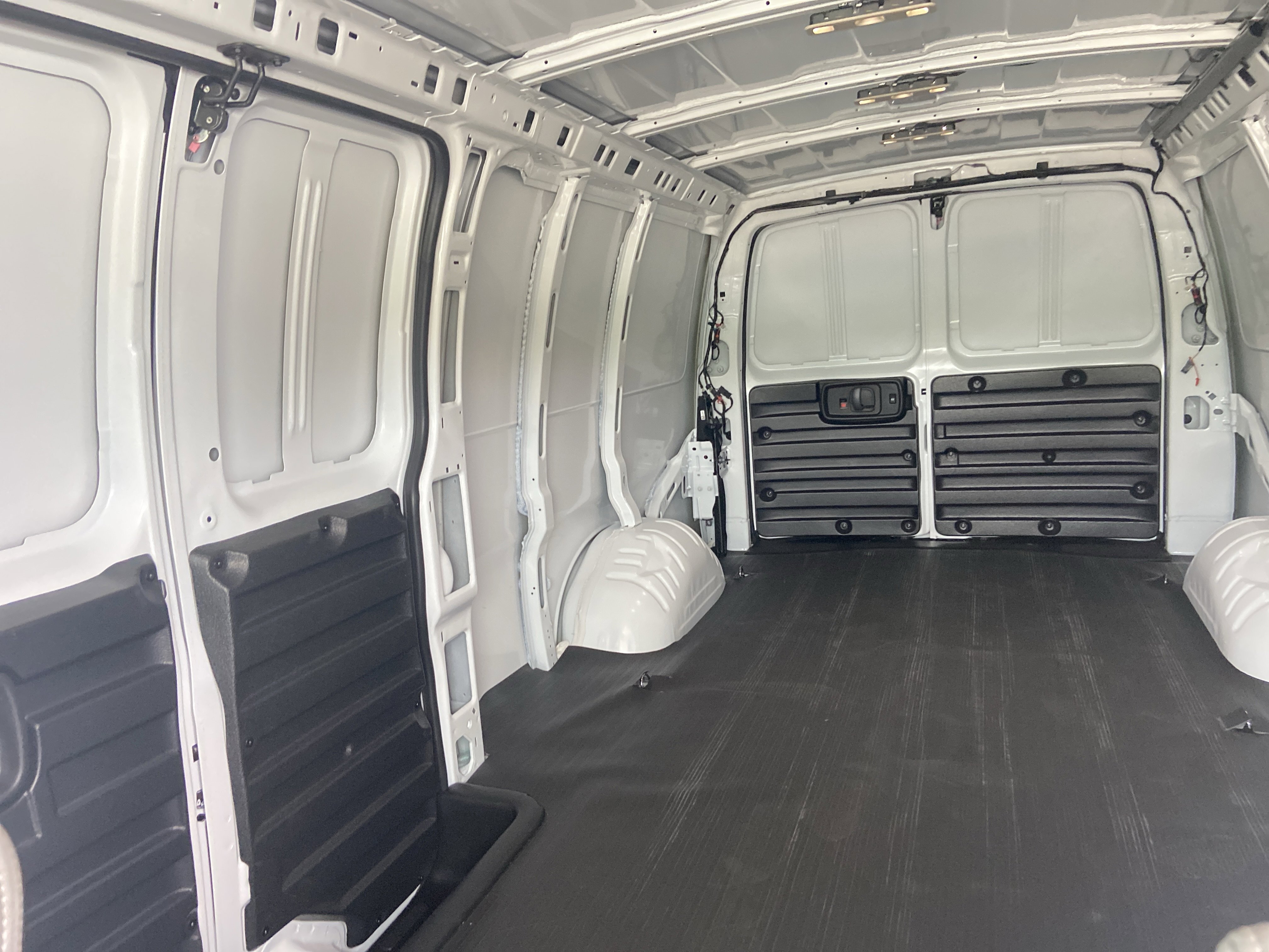 2026 Chevrolet Express Cargo Work Van - Photo 15