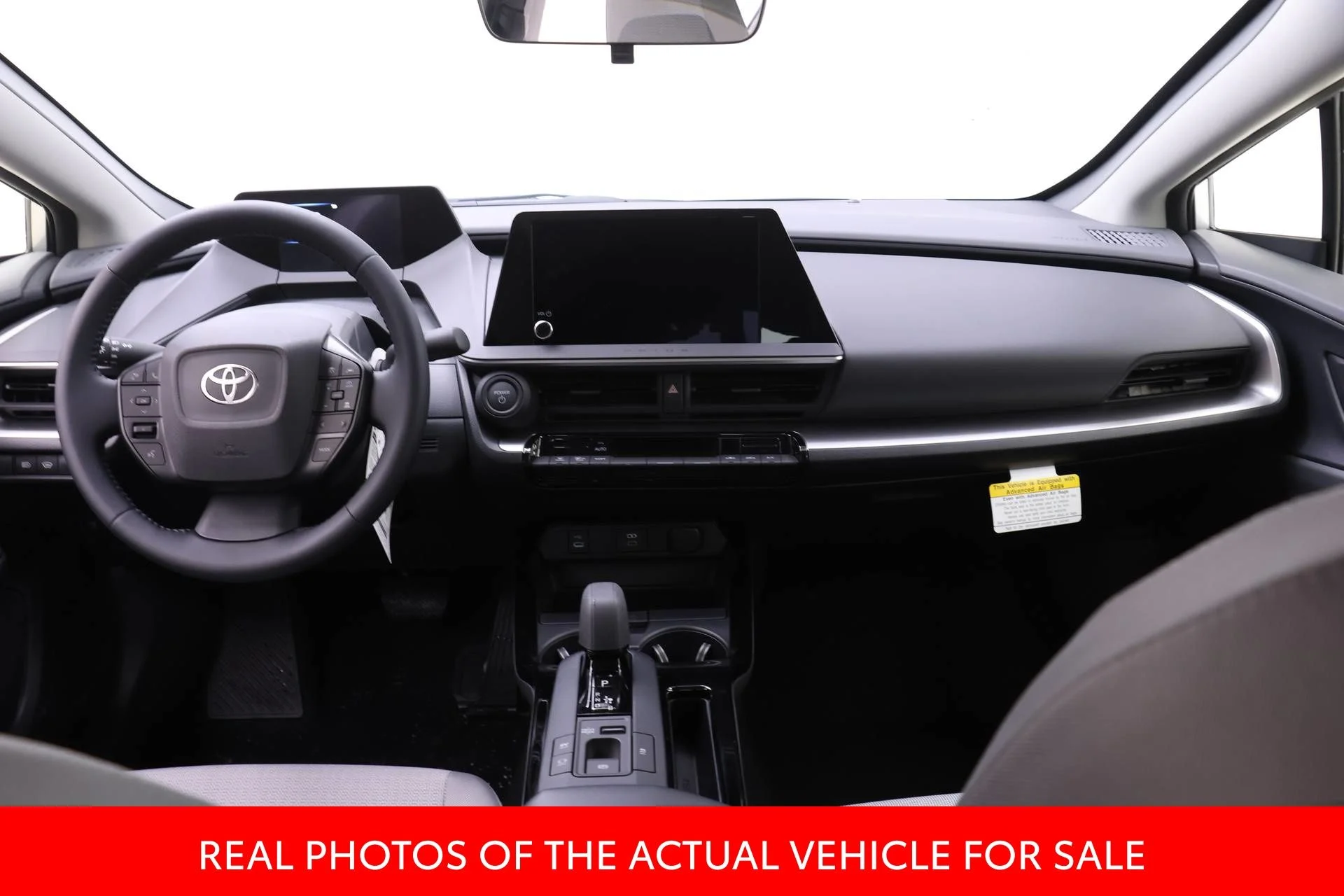 2026 Toyota Prius LE - Photo 5