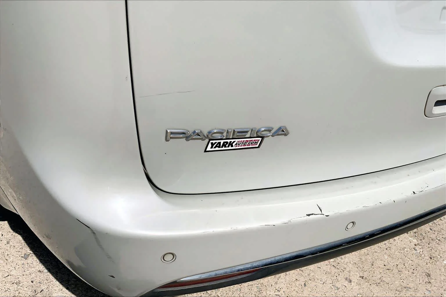 Used 2017 Tusk White Chrysler Touring-L image 27