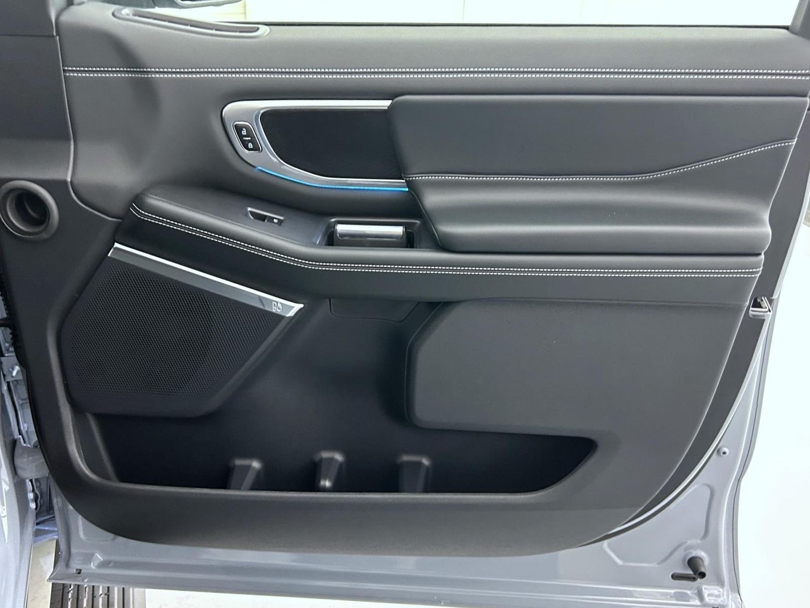 New 2027 Glacier Gray Metallic Tri-Coat Ford Platinum image 17