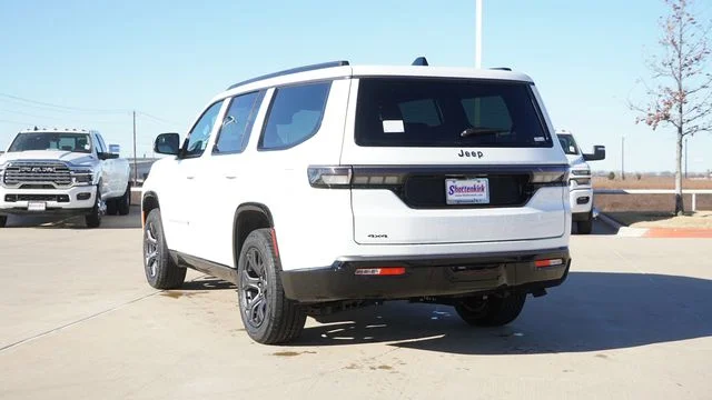 New 2026 Bright White Clear-Coat Exterior Paint Jeep Limited Altitude image 7