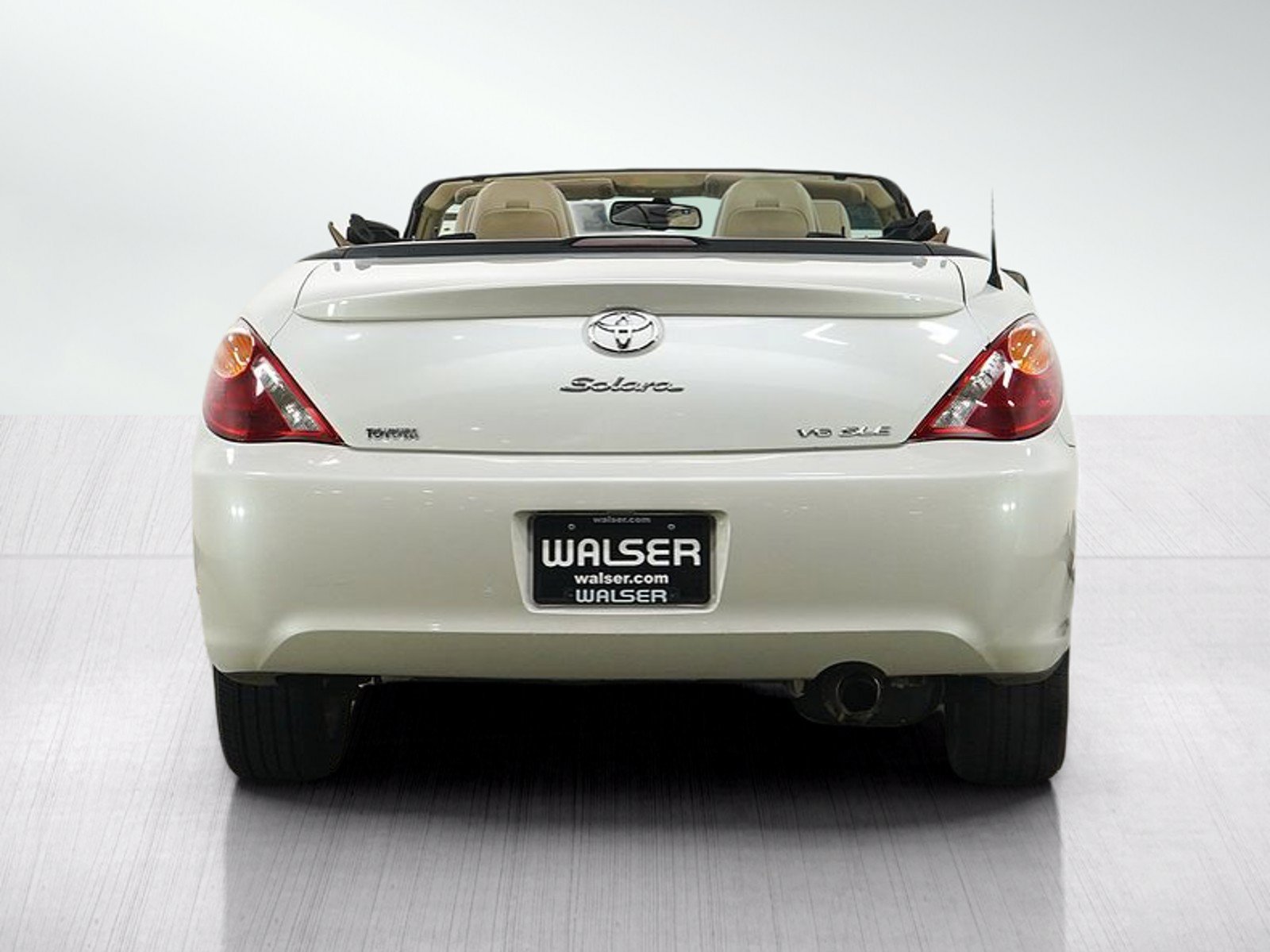 Used 2006 White Toyota SE image 5