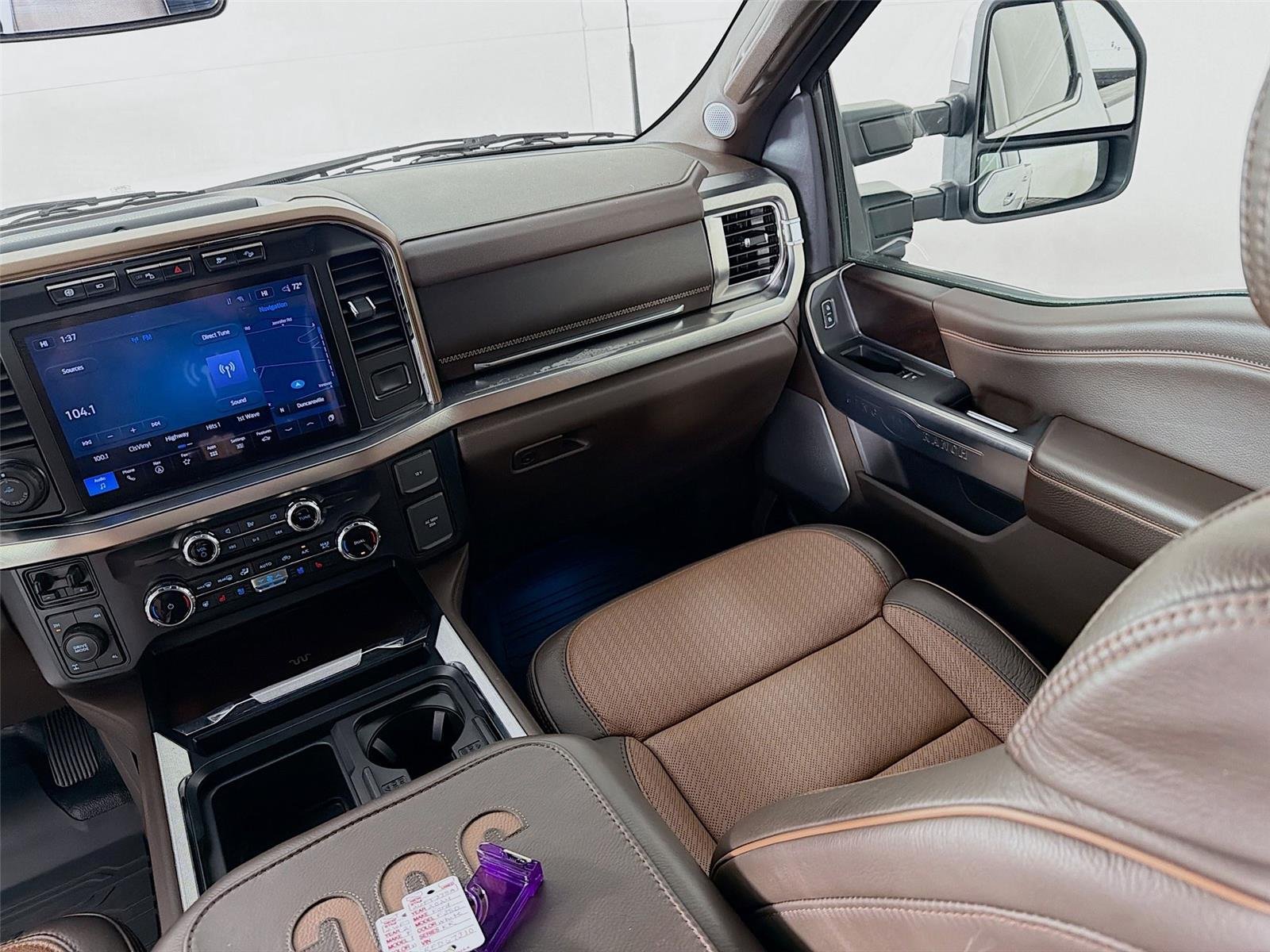 Used 2024 Oxford White Ford King Ranch image 25