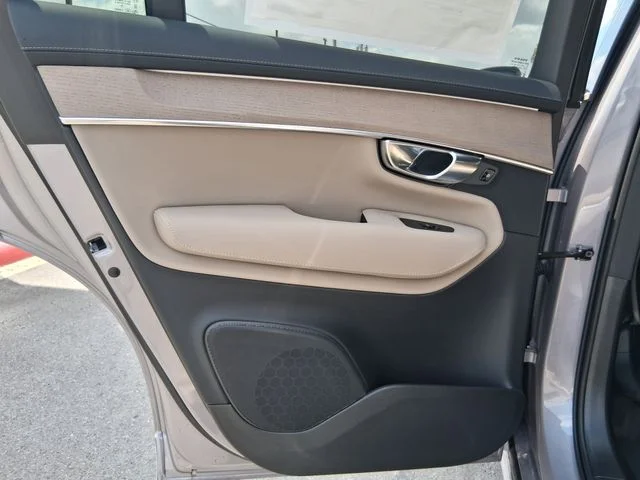 New 2026 Aurora Silver Volvo Plus image 15