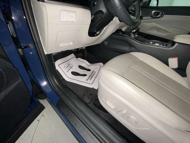 Used 2025 Black Kia S image 12